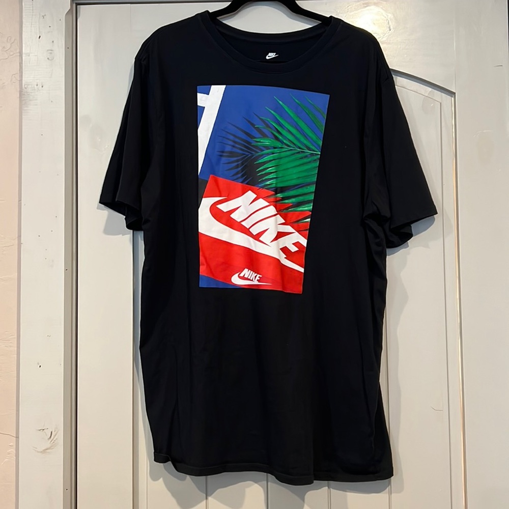 Nike mens T-shirt XXLT, gently used condition.
